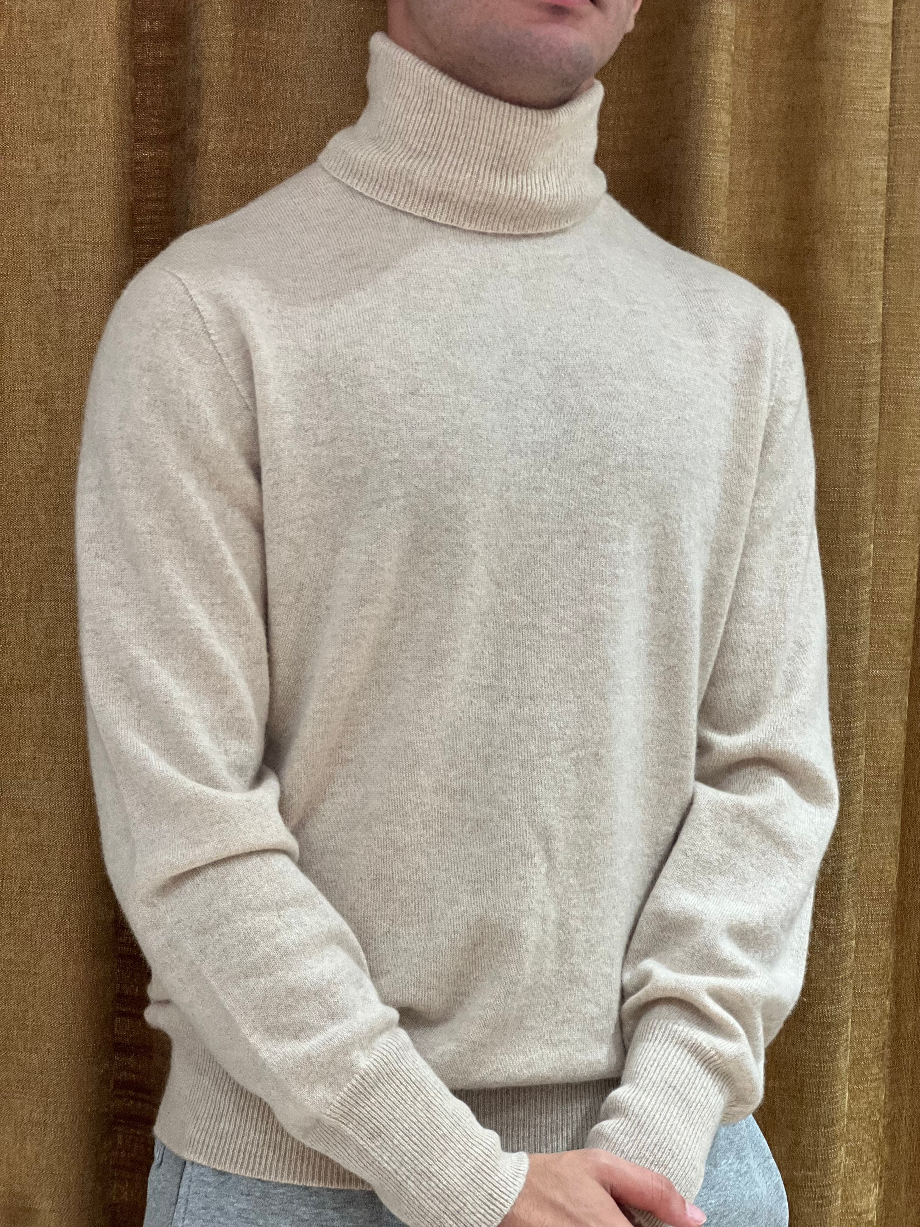 Col roulé beige hommes