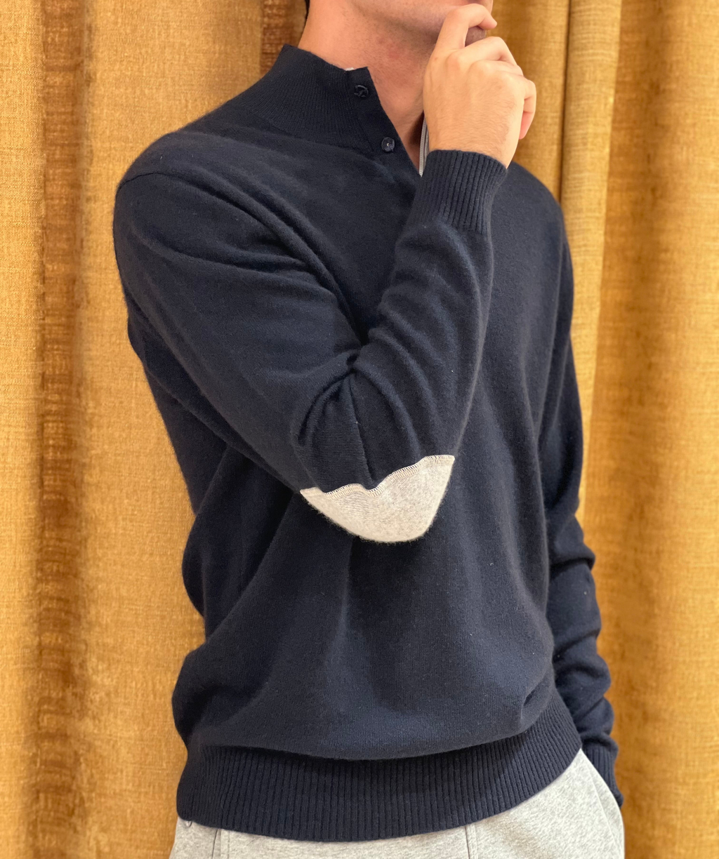 Pull bleu col montant hommes