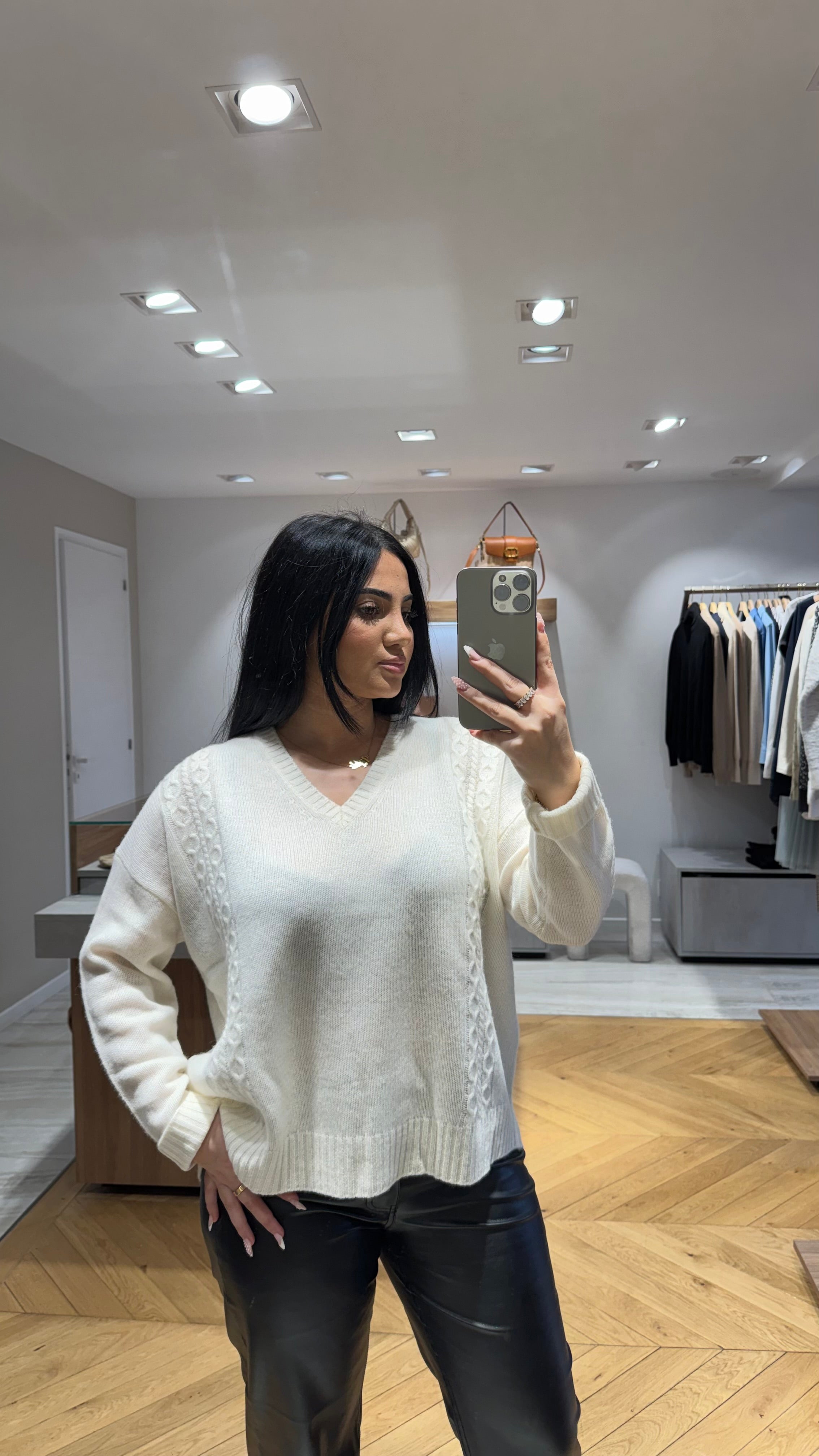 Pull Blanc col V