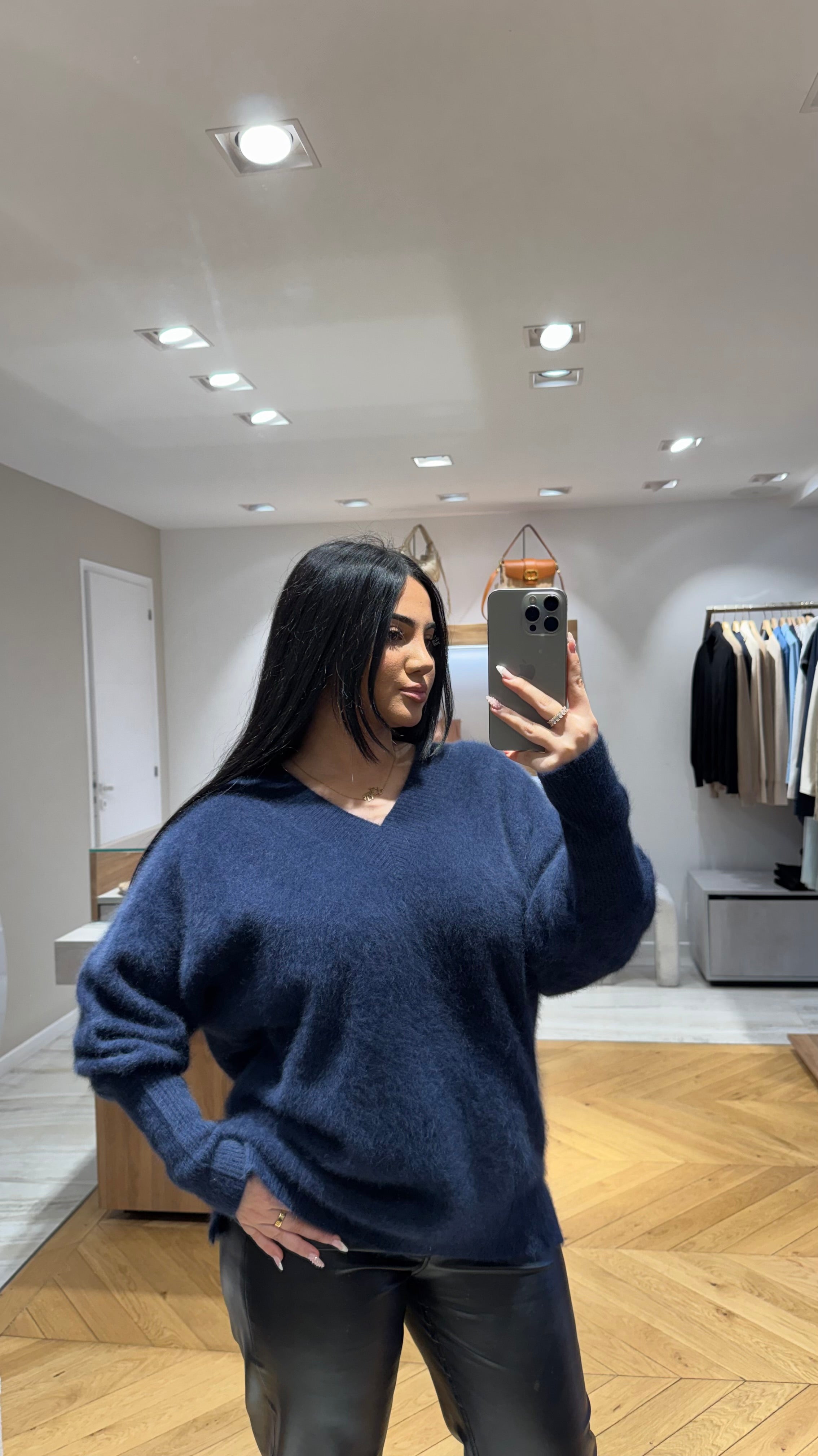 Pull bleu minuit col V
