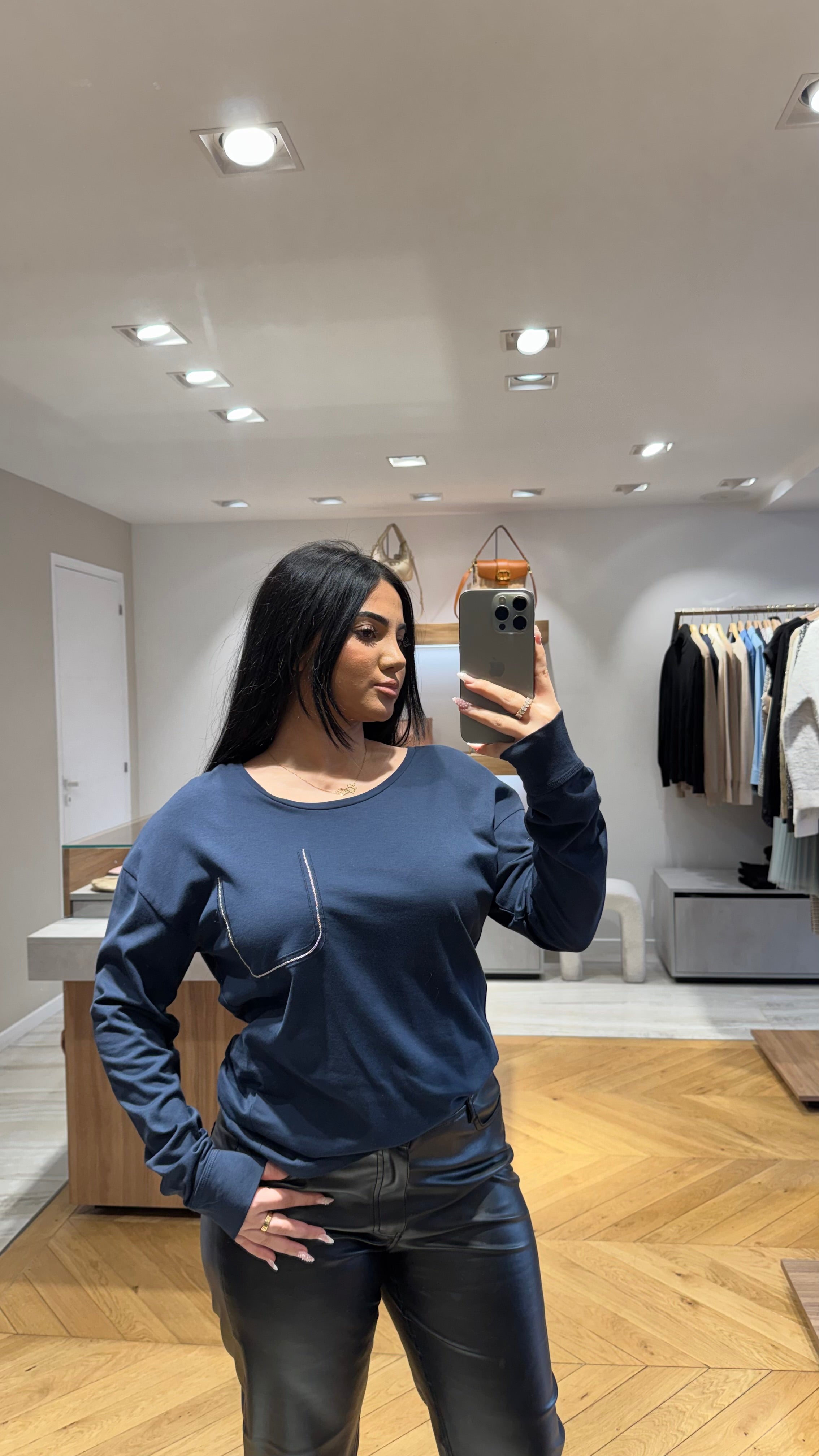 Pull bleu a strass
