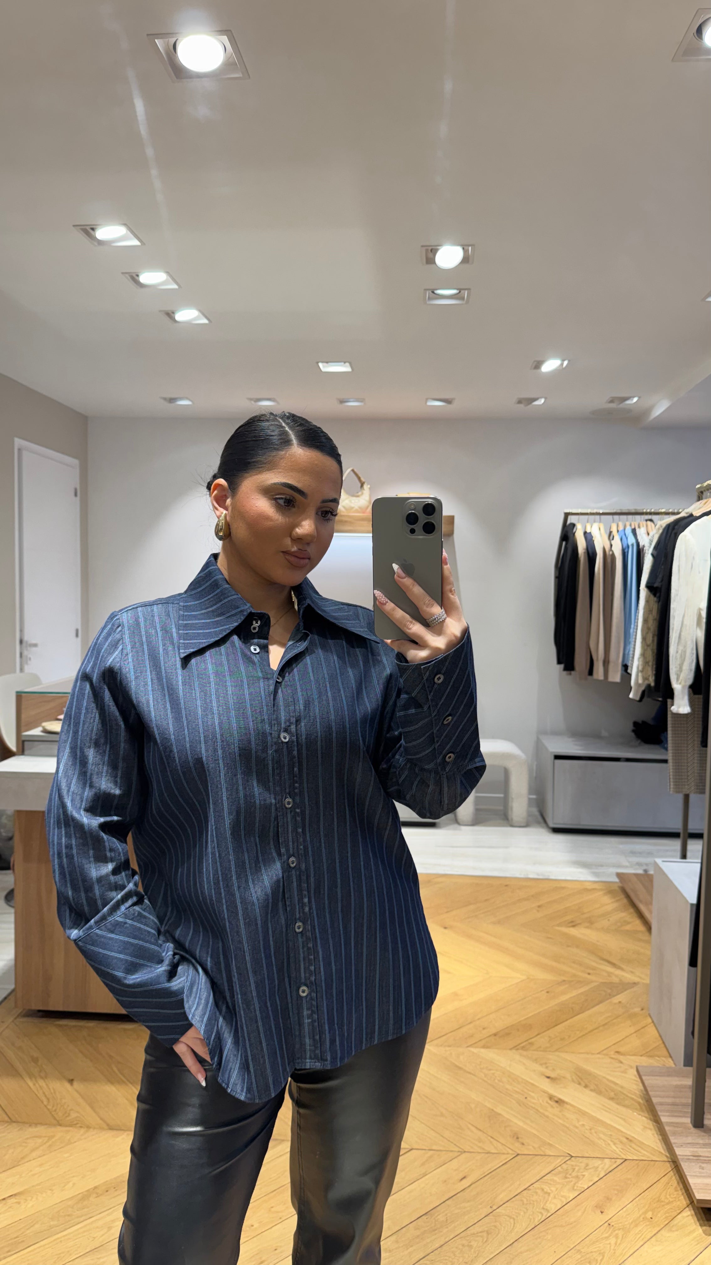 Chemises à rayures bleues