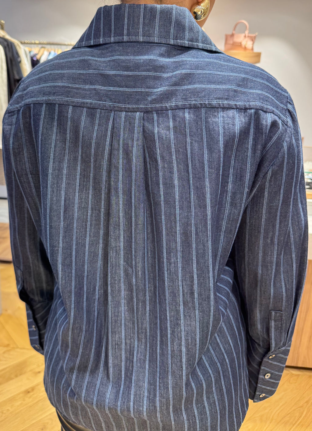 Chemises à rayures bleues